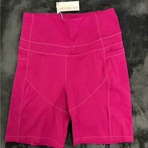 Hey Girl Run 7” Compression Shorts in Wild Berry